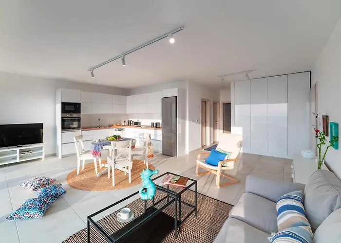 Lejlighed Aquarama Pool Apts.