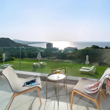 Aquarama Pool Apts. * Иксиа