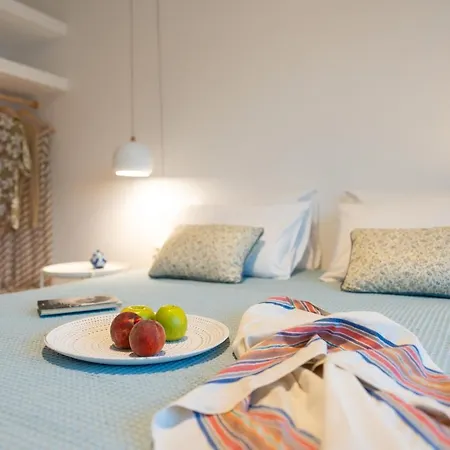 Aquarama Pool Apts. Иксиа