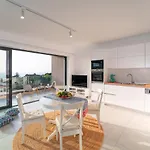 Aquarama Pool Apts. * 依克希亚