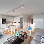 公寓 Aquarama Pool Apts.