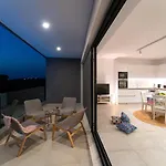 公寓 Aquarama Pool Apts. 依克希亚