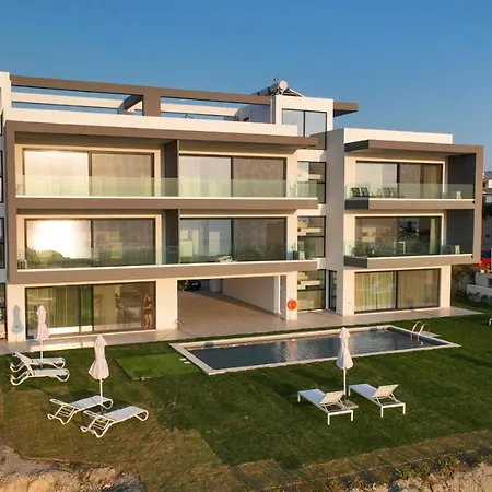 Aquarama Pool Apts. * 익시아