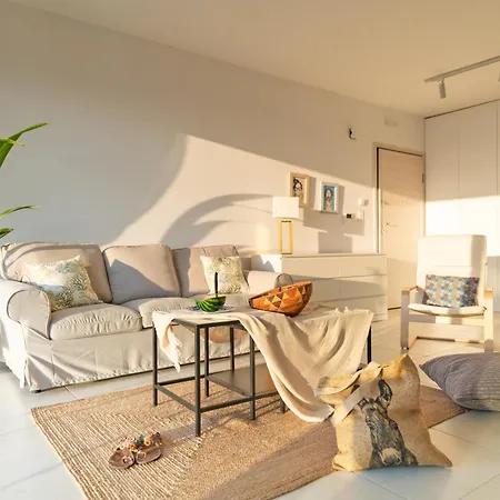 Aquarama Pool Apts. * 익시아